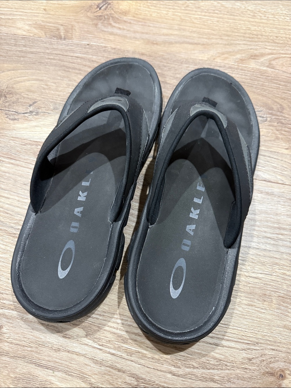 Oakley Men’s Black Flip Flop Sandals with Logo